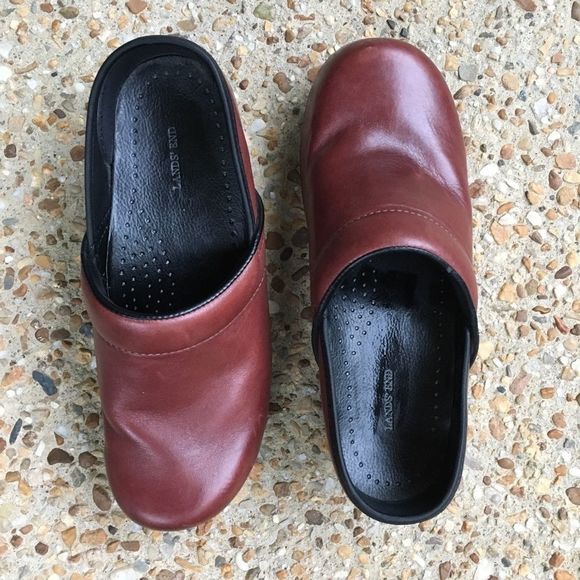 Lands End Brown Leather Clogs 8 - Picture 1 of 7